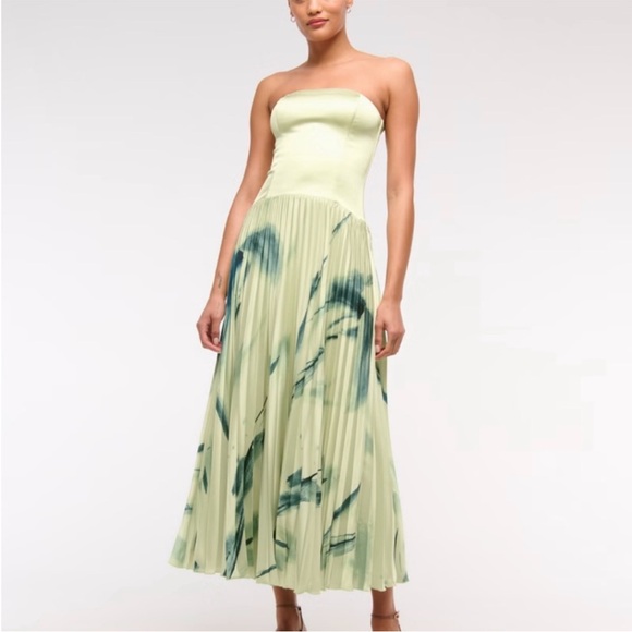 Abercrombie & Fitch Dresses & Skirts - Abercrombie & Fitch Strapless Light Green Dress